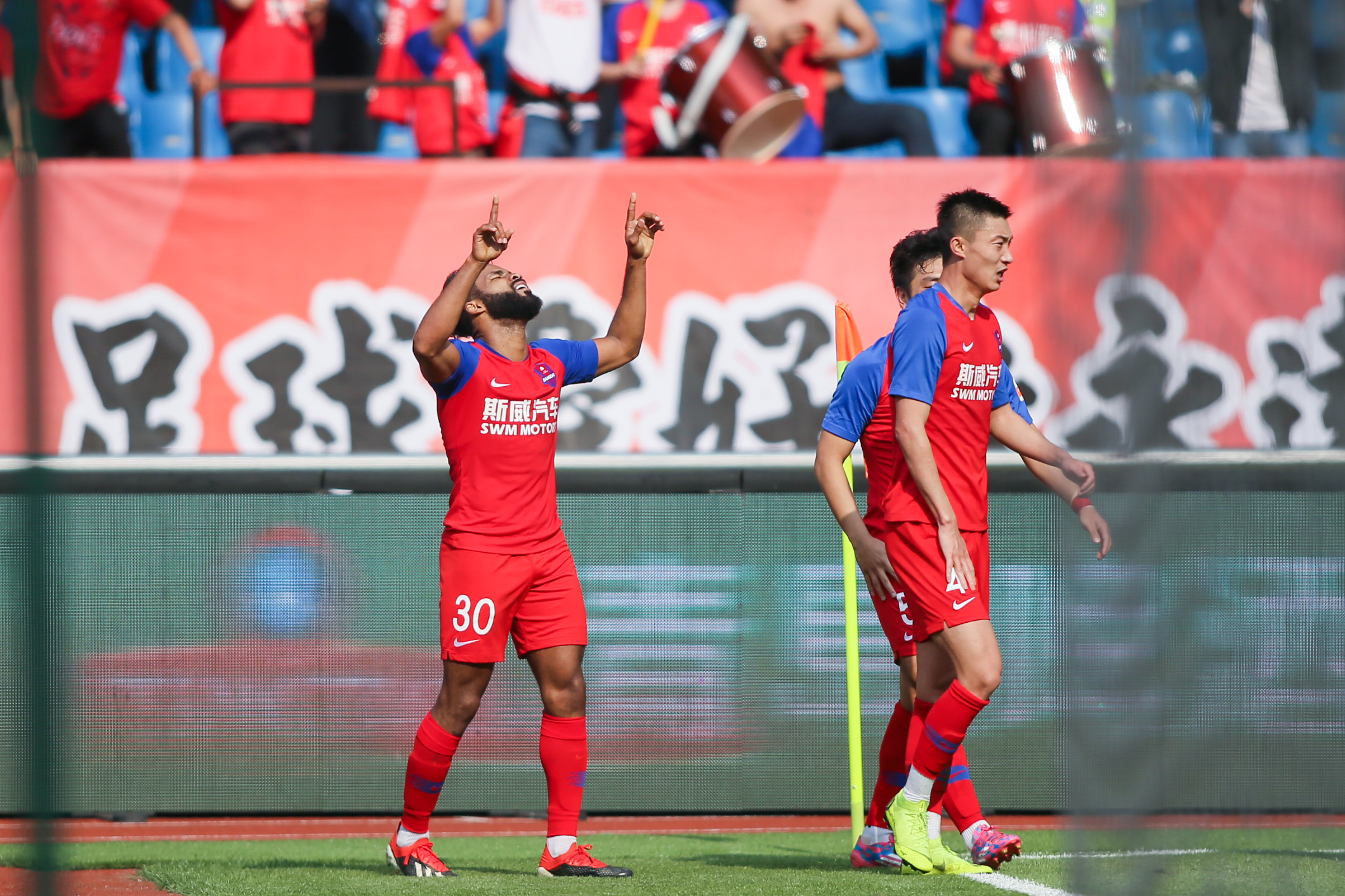 华夏豪取三分，榜首宝座稳如泰山的简单介绍