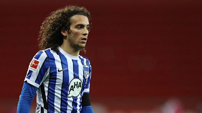 包含柏林赫塔新签约球员表现出色，球迷纷纷点赞的词条